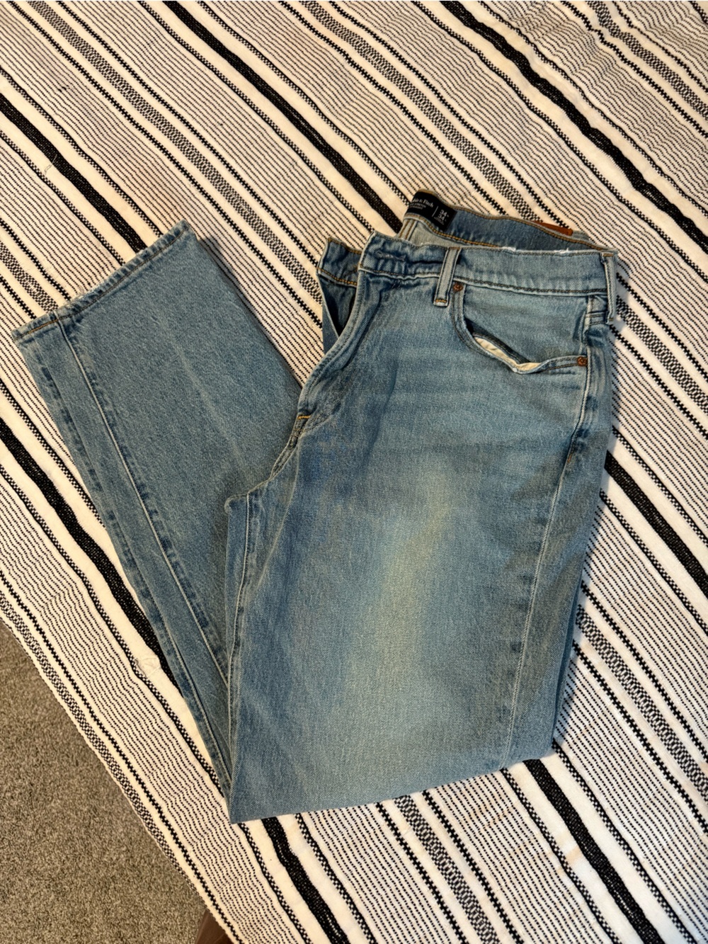 Men’s Abercrombie & Fitch Light Blue Straight Jeans